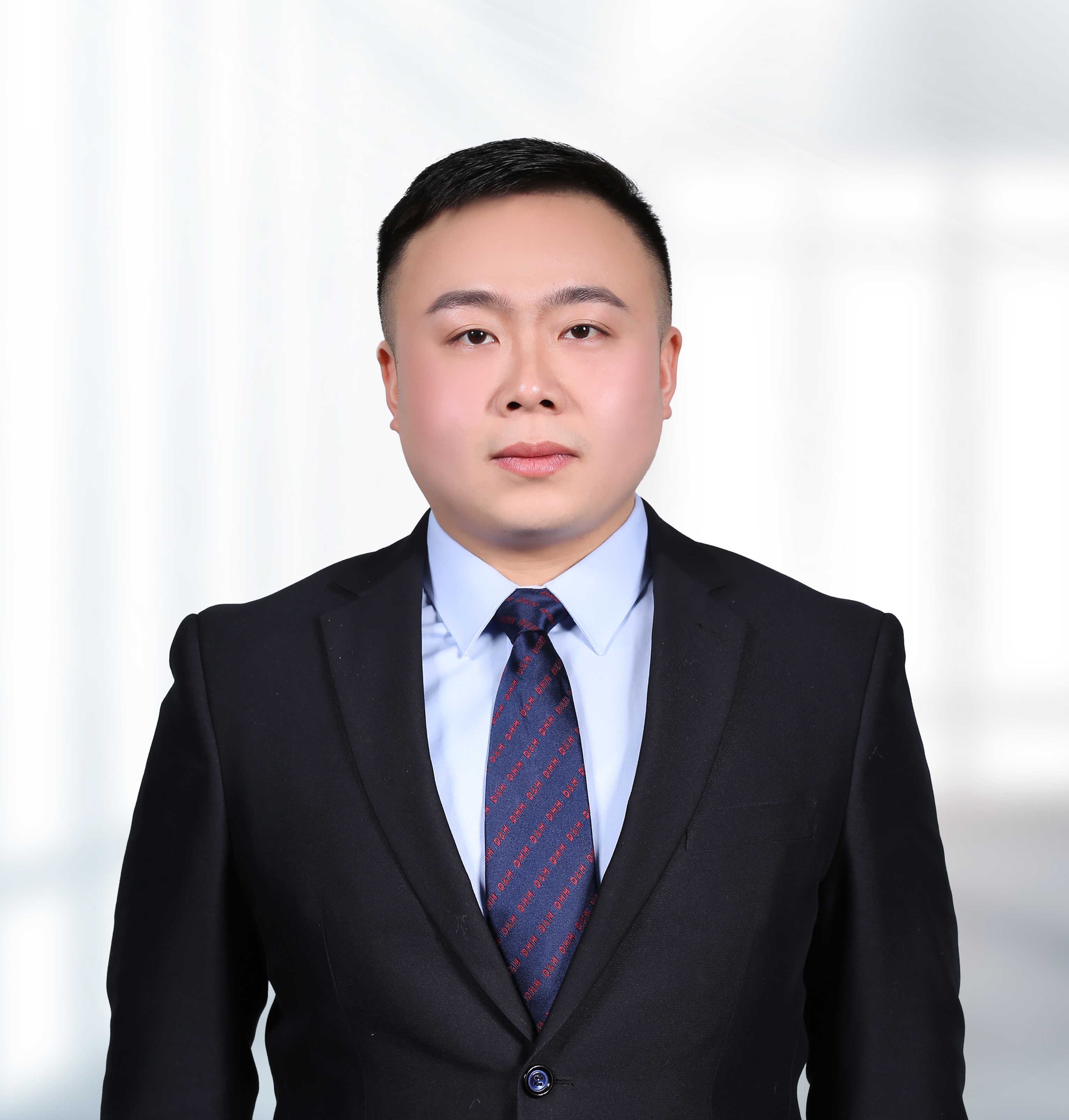 王震